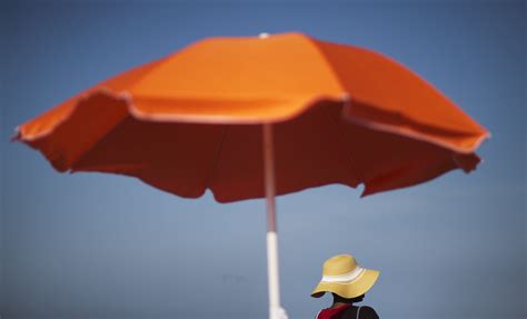 Ocean City Spokeswoman Says Woman Impaled By Beach Umbrella Wtop