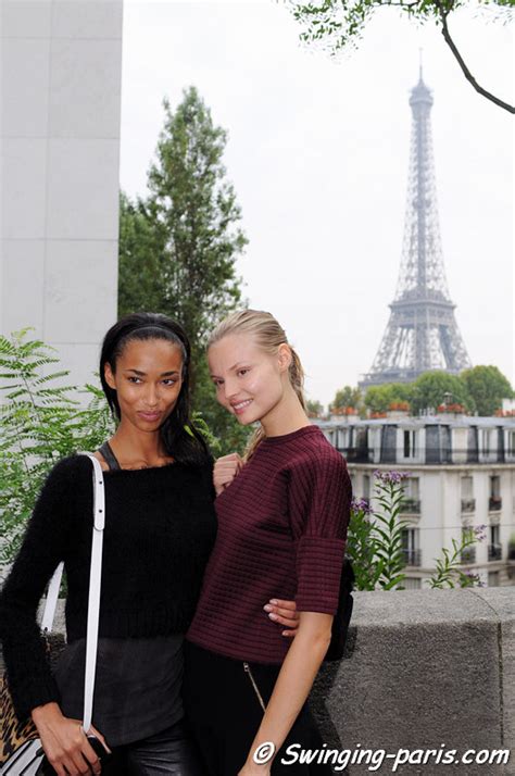 Magdalena Frackowiak And Anais Mali Paris Rtw Fashion Week — Swinging