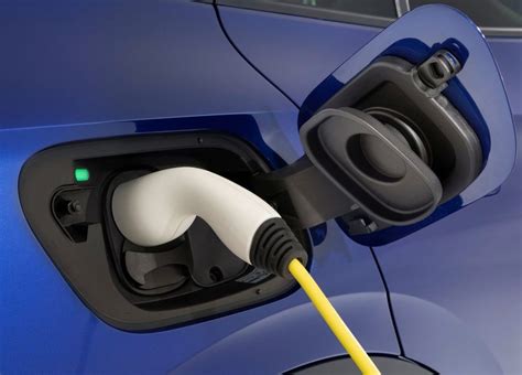 Can I charge my VW ID4 at a Tesla charging station? 2