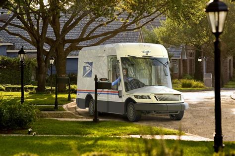 Us Postal Service Previews Next Gen Mail Truck With Electric Option