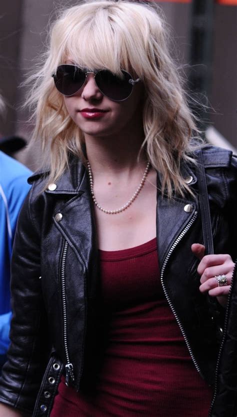 Taylor Momsen On The Gossip Girl Set Fashion Latest Trends Facts