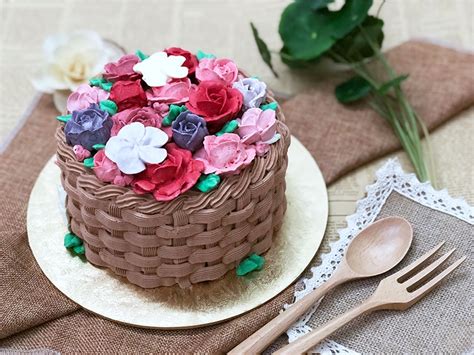 Making dessert cakes is a lot different than making custom decorated fondant cakes. Do You Know the Cake Trends Across the Globe ...