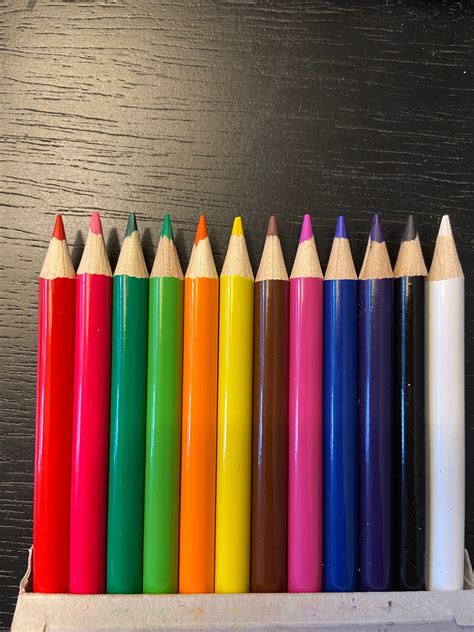 12 Colored Pencils Color Ri