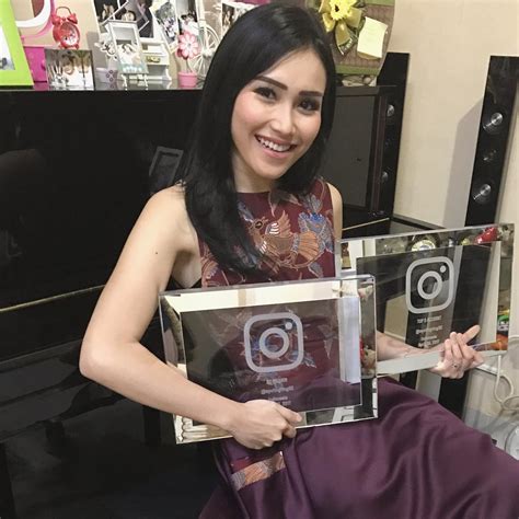 Follow ignya @officialmnctv dan vote bisa melalui rcti+ @rctiplusofficial. Gosip Ala Pilve: 10 Foto Hot Mom Ayu Ting Ting yang Bikin ...