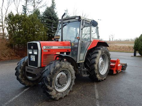 Massey Ferguson 390 4wd Traktor Med Forrigo Stennedlægningsfræser Mf