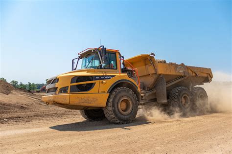 The Rock Truck Everything About Articulating Dump Trucks Dozr