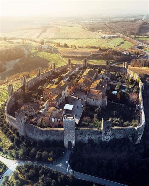 Monteriggioni Castle Town In Italy Castles