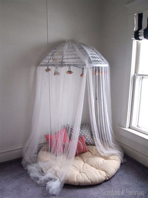 My daughter has always dreamed of having her own library ever since she was little. 31 Easy DIY Room Decor Ideas That Are Basically Magic ...