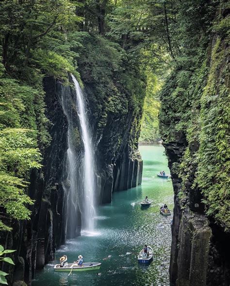 Breathtaking waterfall : pics