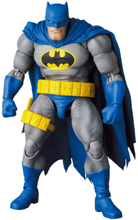 Восемь лет назад бэтмен растворился в ночи, превратившись из героя в беглеца. The Dark Knight Returns - MAFEX Batman and Robin - The ...
