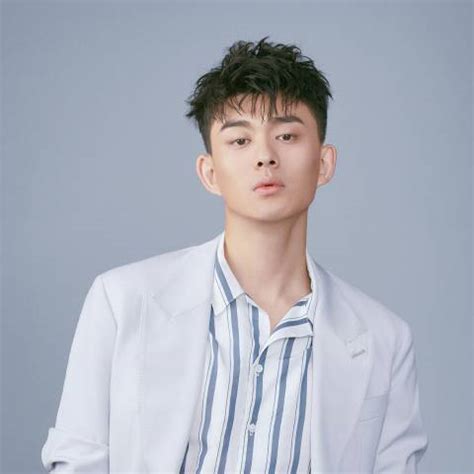 A 【暗黑下品文集】b 《爸爸，父亲节快乐!》 （年上攻，高h) 表哥着来访 上下 绑架c 《纯h小虐文一篇》d 弟弟誘惑�. 斗罗大陆（杨振宇执导电视剧）_百度百科