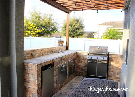 How to diy an outdoor kitchen. 15 DIY Outdoor Kitchen Plans That Make It Look Easy