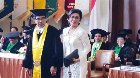 (yeremia 10:23) sebenarnya, tidak ada guru, pakar, atau penasihat lain yang lebih kompeten untuk mengajar kita kebenaran dan membuat kita. Profil Guru Besar UGM Cornelis Lay Semasa Hidup, Penasihat ...