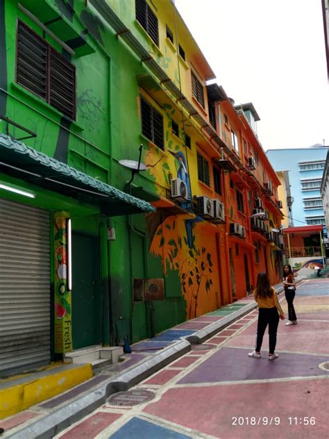 Some of these were known for the same unsavory characteristics many major city but in the late 2010s, kuala lumpur city hall decided to transform these streets into art projects. Jalan Alor Bukit Bintang Street Art ~ Parenting Times