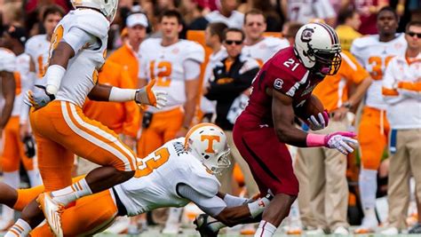 Marcus kleveland is back :d. Marcus Lattimore suffers gruesome knee injury