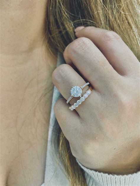 Average Diamond Size Engagement Ring This Is The Average Carat Size