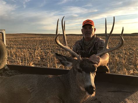Nebraska Whitetail And Mule Deer Hunts Guide And Outfitter
