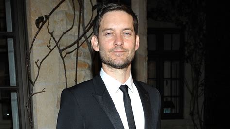Tobey Maguire To Make Directorial Debut With Thriller