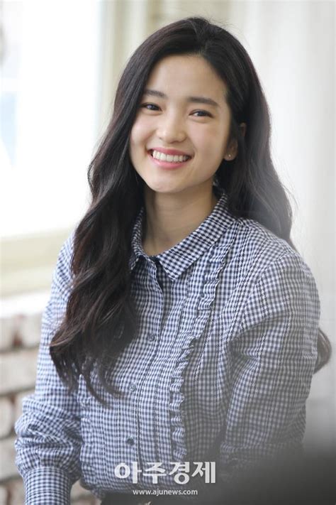 전체 영화 드라마 동영상 게임 만화 음악 도서 교육 유틸 기타 성인. 포토 김태리, '해맑은 미소' (리틀 포레스트) - 아주경제