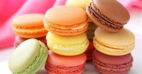 Kue sagu keju yang satu ini sangat pas untuk anda jadikan sebagai camilan dikala santai bersama keluarga dirumah. Resep Kue Macaroon / Makaron Simple - Resep Masakan