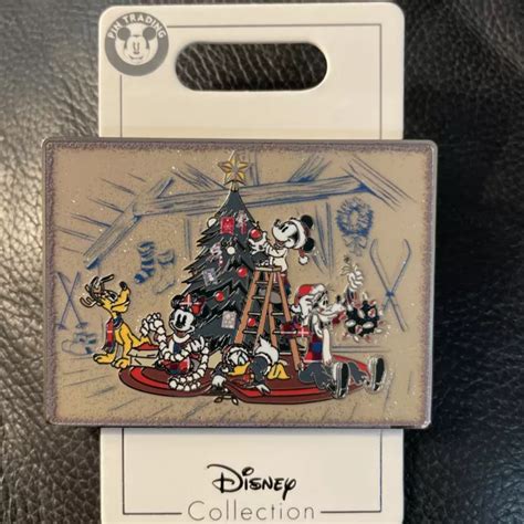 Mickey Minnie Mouse Donald Goofy Pluto Fab 5 Christmas Tree 2021 Disney
