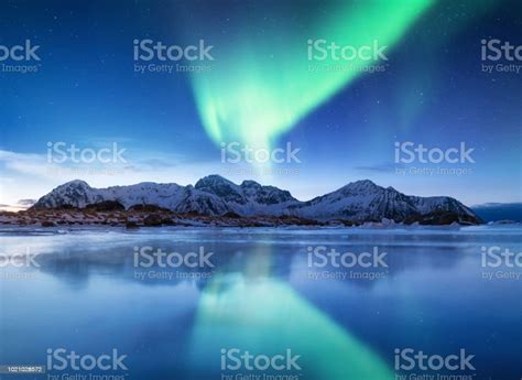 Aurora Boreal En Las Islas Lofoten Noruega Aurora Boreal Verde Cielo