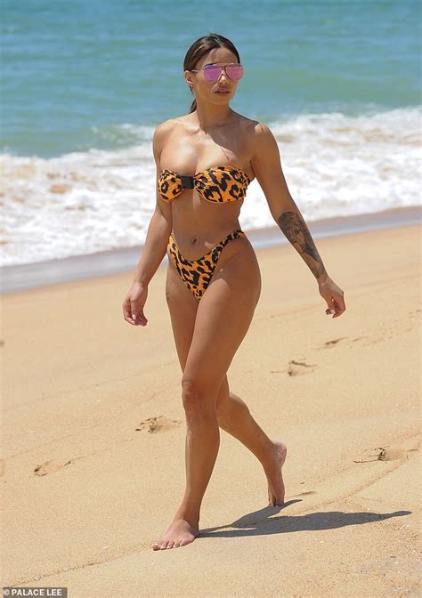Flipboard Ex On The Beachs Kayleigh Morris Displays Her Incredible Bikini Body In Leopard