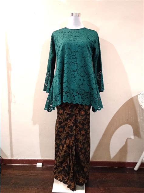 Baju Lace Kain Batik Indonesia : Mayasari Long Kebaya Set Brokat Brukat