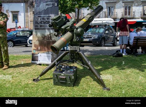 Tow Missile Launcher Hi Res Stock Photography And Images Alamy