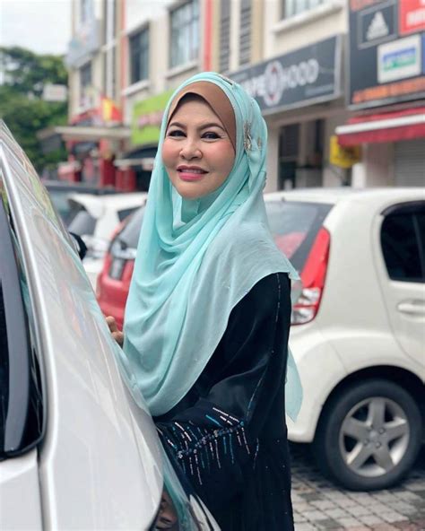 Berkelulusan sijil pelajaran malaysia (spm). Facebook Rozita Ibrahim12 - Nona