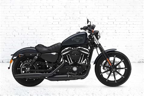 Hd knew what they were doing when they stuck us with that little tank! Harley Davidson Iron 883 | Moto | Sportster - Andar de Moto