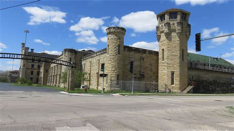 A Walk Through Old Joliet Prison Joliet Correctional Center Youtube