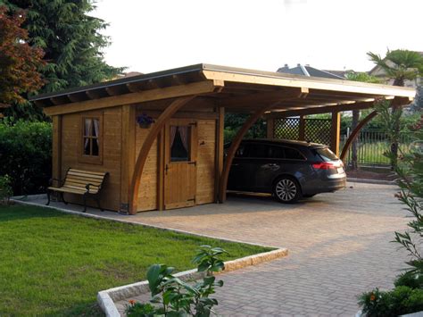 Realizzazione di tettoie per auto, pensiline e coperture per parcheggi. Tettoie in legno per auto (carport, autocover)