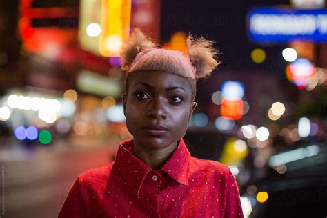 Night Portrait Of A Black Woman Looking At Camera Del Colaborador De