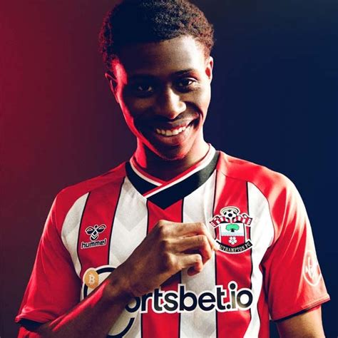 Jun 28, 2021 · thema: Hummel Announce Partnership With Rangers - SoccerBible