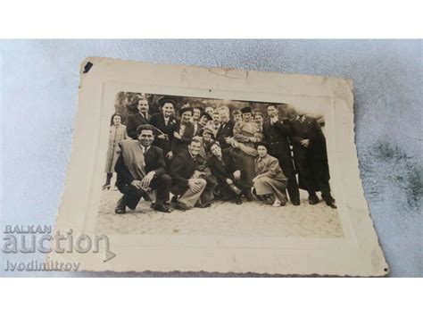 Снимка Бояна Мъже и жени на улицата 1938 Стари снимки Изделия от хартия balkanauction