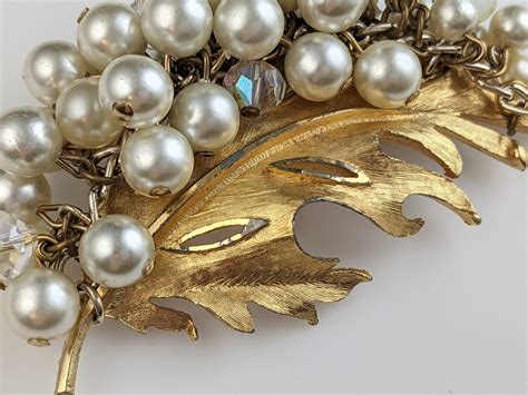 Lovely Vintage Gold Tone Faux Pearl Leaf Brooch By Bsk Etsy