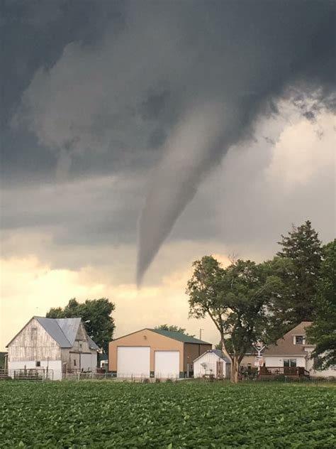 Tornadoes In Iowa At Least 6 Tornadoes Reported In Eastern Iowa As