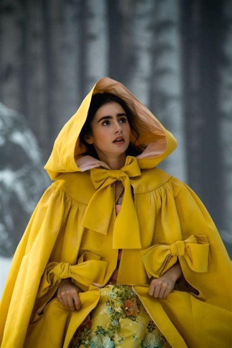 Lily Collins As Snow White Snow In Mirror Mirror Fashion