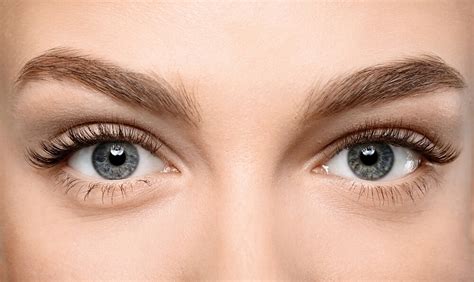 How to Make Your Eyes Look Bigger in a Few Steps