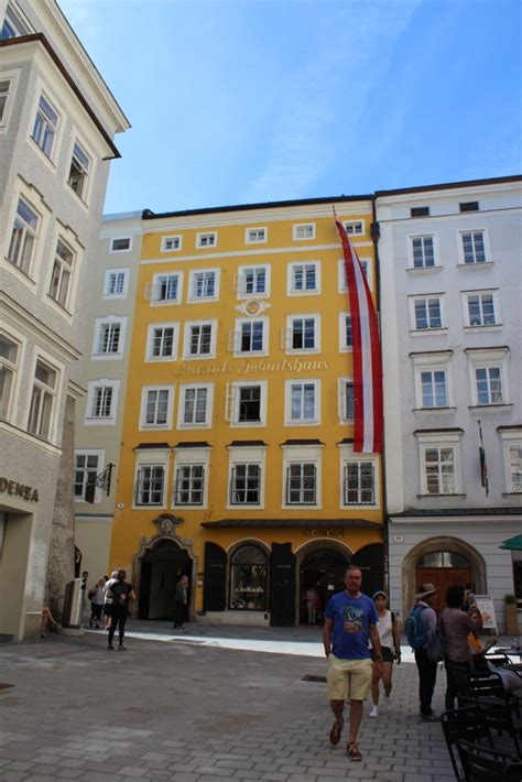 『家売るオンナ』（いえうるオンナ）は、2016年7月13日から9月14日まで日本テレビ系「水曜ドラマ」枠で放送された日本のテレビドラマである。主演は北川景子。日本での放送の1時間後に「your home is my business」のタイトルで香港、フィリピン、タイ、インドネシア、カンボジアで、1. ザルツブルグを歩き回る（2にちめ） - Try Something New