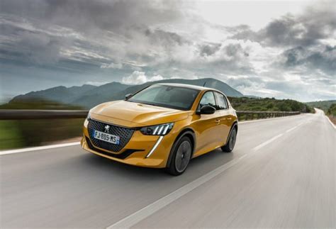 Bu günden itibaren geçerli olacak indirim eşel mobil sistemi gereği pompaya yansımayacak. 2021 Ocak Yeni Peugeot 208 Fiyat Listesi Ne Oldu