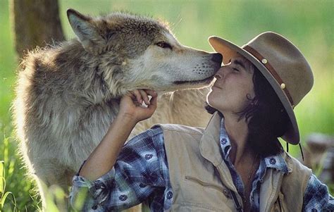 White Wolf Call Of The Wild Stunning Images Capture Couple S Extraordinary Bond With Wolves