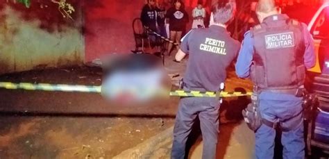 Dois Jovens São Assassinatos A Tiros Em Frente De Casa Em Ms Mato Grosso Do Sul G1