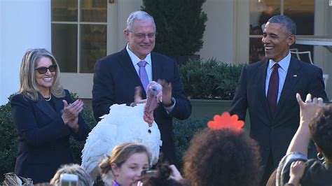 obama dishes out puns at final turkey pardon 2016 cnn video