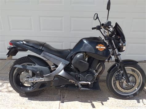 The buell blast 2002 for sale is in mint condition with low mileage of only 4000 miles currently and it comes with cafe racer style bars. Buell Blast 2002 - $ 40,000 en Mercado Libre