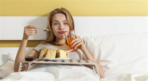 What Time Should You Stop Eating Before Bed Meal Timing And Weight Loss