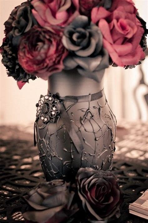 Many of our halloween flower arrangements come in a keepsake collectible container, such as a ceramic pumpkin, which you can use again next halloween as a candy dish. 45 Stunning Halloween Wedding Centerpieces | Halloween ...