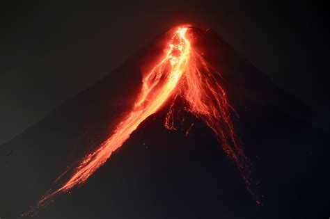 Lava Flows Down Mayon Abs Cbn News