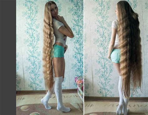 Russie Avec Ses Cheveux Très Très Longs Elle Se Prend Pour Raiponce